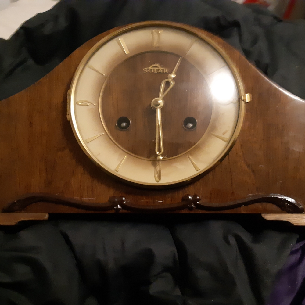 Solar Classic Brown Wooden Mantell Clock Vintage,not running
